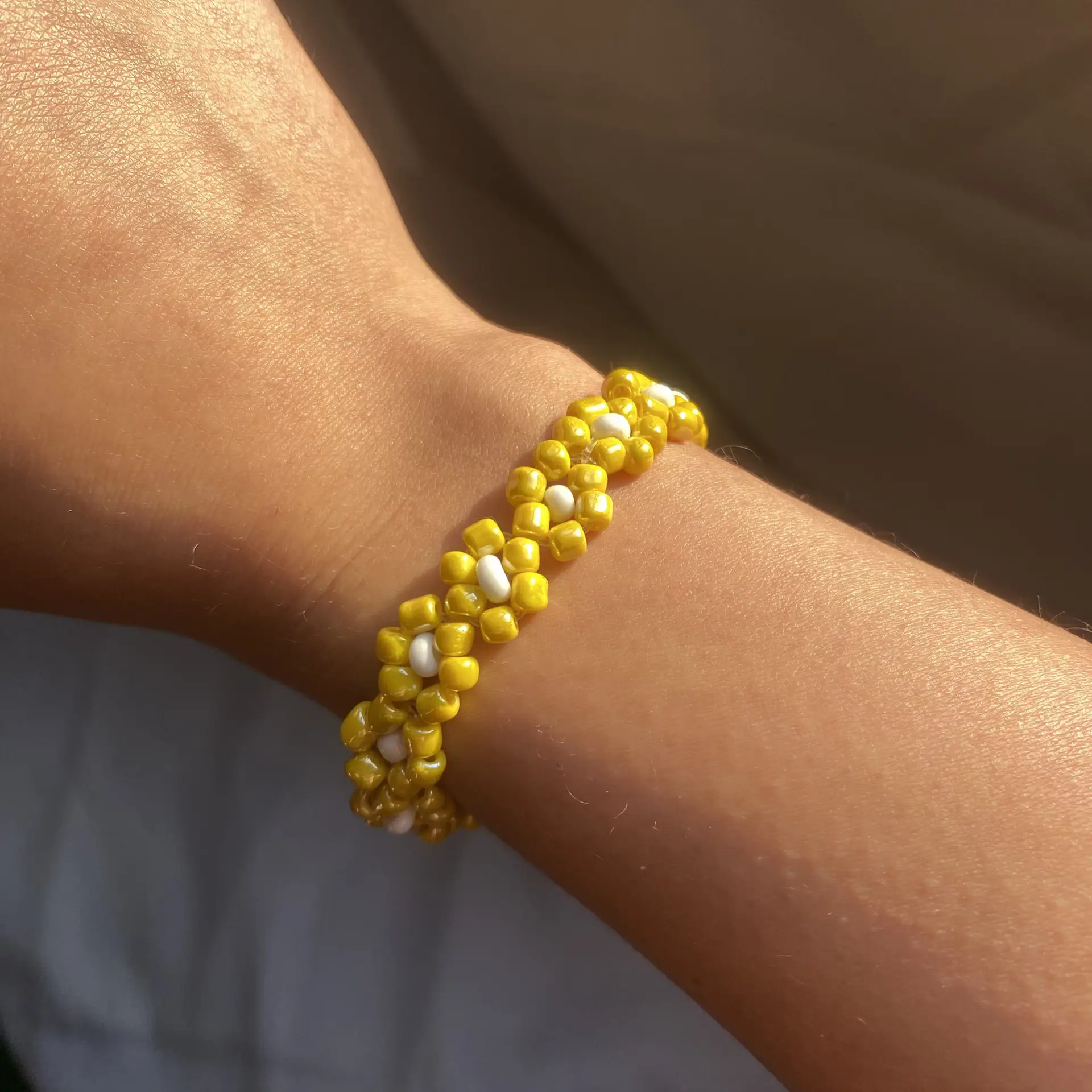 pulseira de miçanga feita a mão dohra